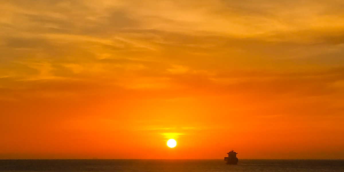 SUNSET, SEA AND SHIP . PERFECT MIX FOR STUNNING PHOTO.jpg